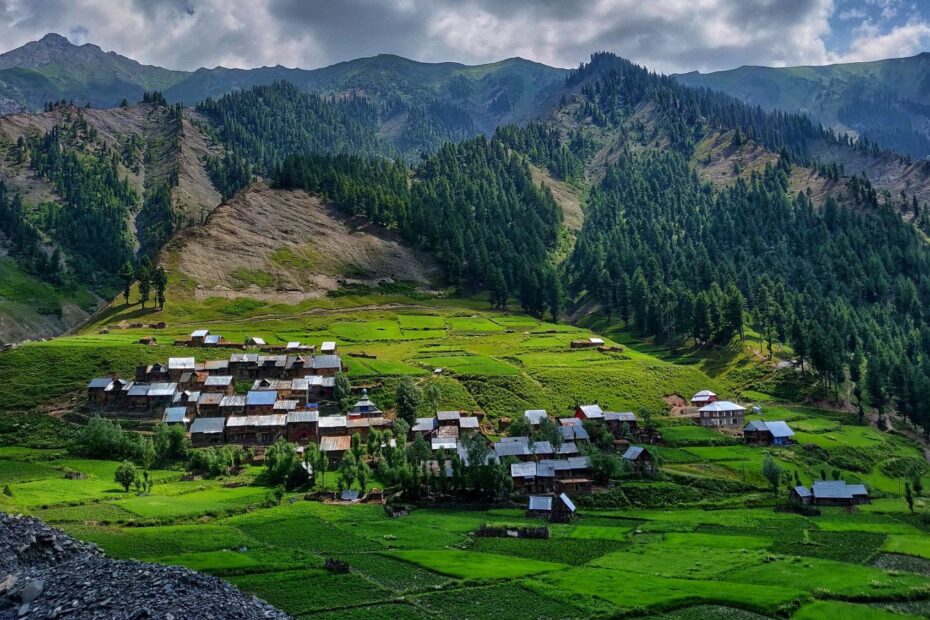 Kashmir Offbeat Tour Package